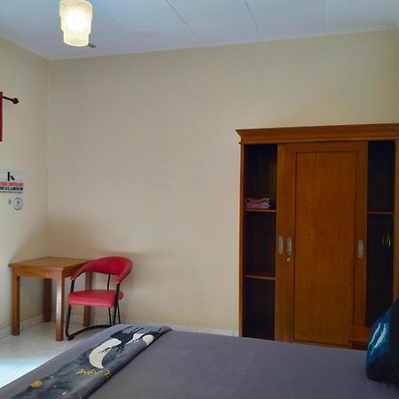Kaia Lovina Guest House Ngoại thất bức ảnh